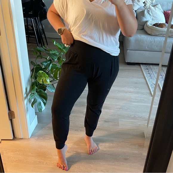 Athleta Pants - Athleta Salutation joggers. Worn once.
